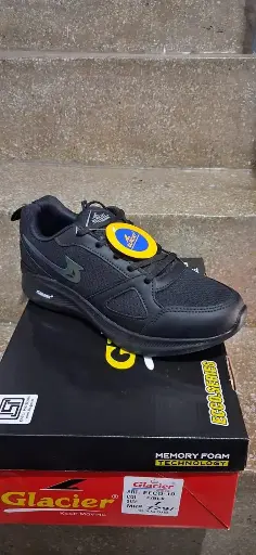 SPORT SHOES