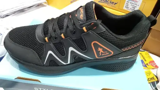 SPORT SHOES