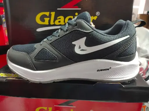 SPORT SHOES