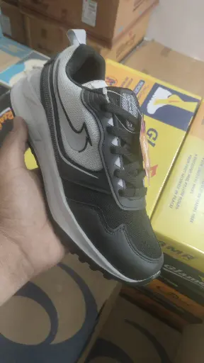 SPORT SHOES