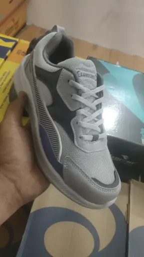 SPORT SHOES