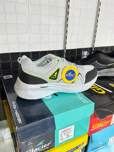 SPORT SHOES